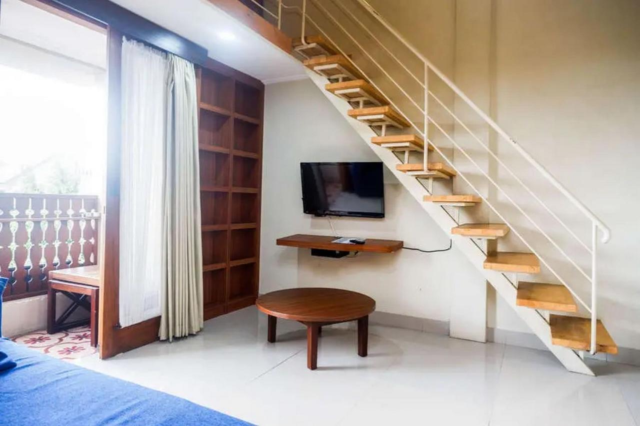 Urbanview Rumah Kandjani Yogyakarta Kejayan Esterno foto