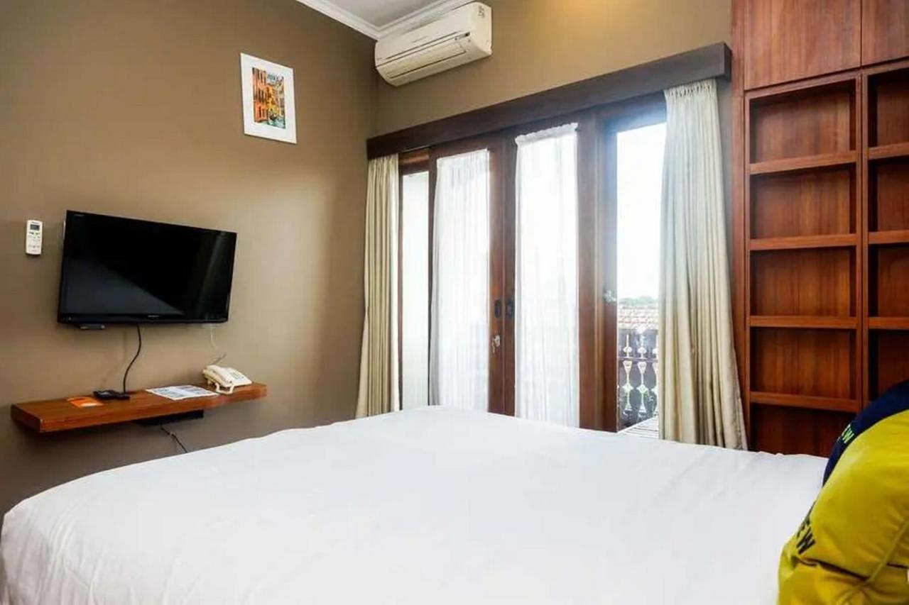 Urbanview Rumah Kandjani Yogyakarta Kejayan Esterno foto