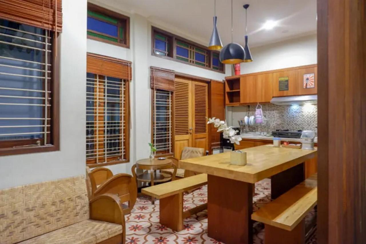 Urbanview Rumah Kandjani Yogyakarta Kejayan Esterno foto